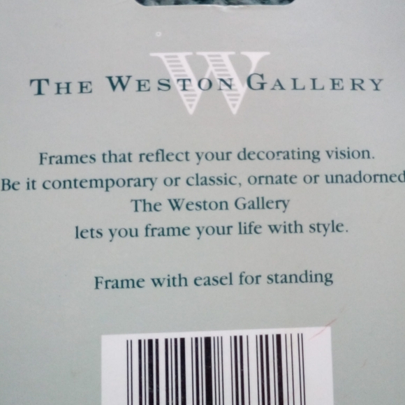 Round Floral Frame - Picture 7 of 7